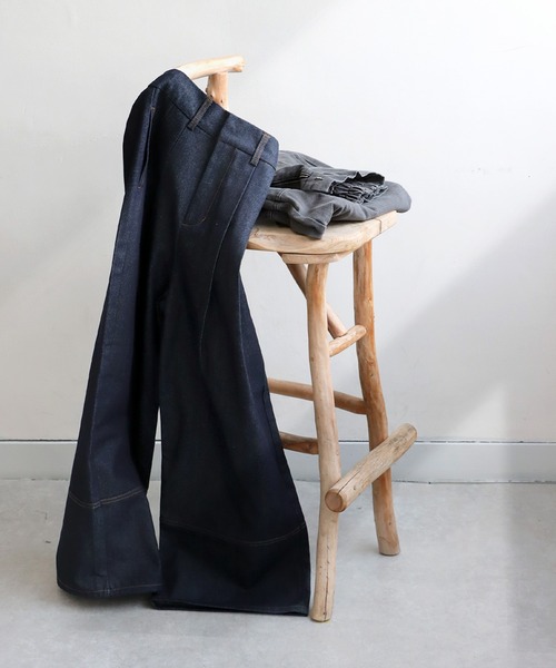antiqua(アンティカ)の「デニムタックパンツ(デニムパンツ・レディース・グレー系その他/インディゴブルー・P/R)」の15枚目の写真