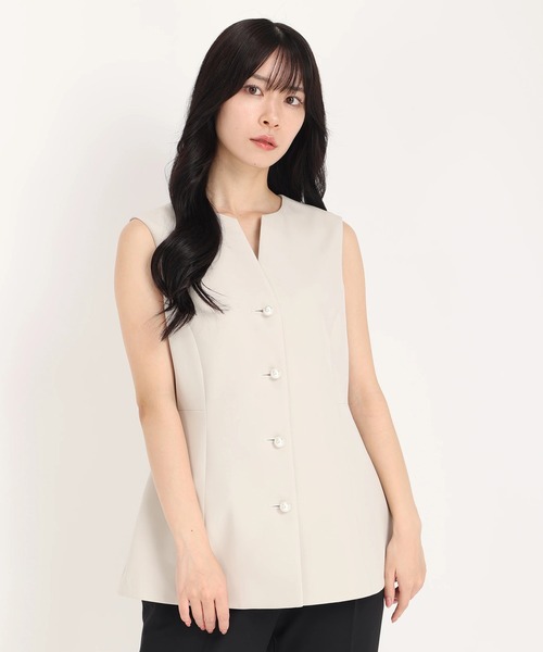 STRAWBERRY-FIELDS(ストロベリーフィールズ)の「【限定カラーあり】パール釦ペプラムジレ(ベスト・レディース・ブラック/グレイッシュベージュ/ネイビー・2)」の5枚目の写真