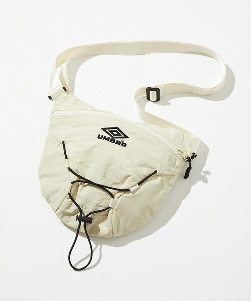 UMBRO（アンブロ）の「UMBRO/アンブロ SP Small BAG/別注 スモール ボディバッグ（ショルダーバッグ・メンズ・オフホワイト/チャコールグレー/ブラック/ベージュ系/チェック/グレー系/ベージュ系その他/ブラック系その他・ﾌﾘ-）」の10枚目の写真