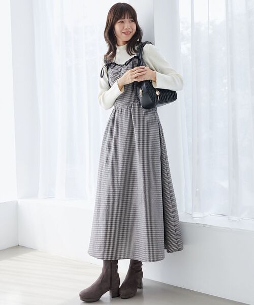 MAJESTIC LEGON（マジェスティックレゴン）の「ラインストーンタートルネックニット（ニット/セーター・レディース・グレー/ブラック/アイボリー/ピンク・MEDIUM）」の6枚目の写真