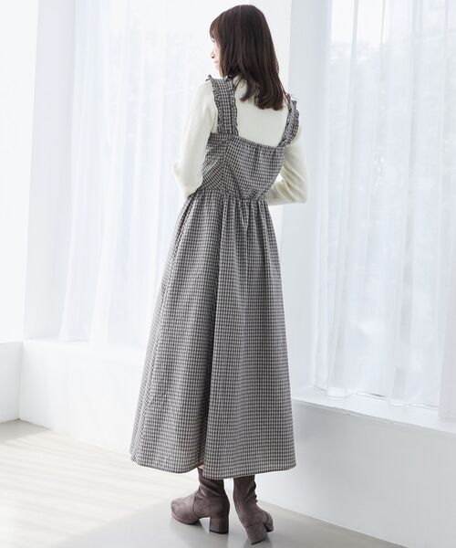 MAJESTIC LEGON（マジェスティックレゴン）の「ラインストーンタートルネックニット（ニット/セーター・レディース・グレー/ブラック/アイボリー/ピンク・MEDIUM）」の8枚目の写真