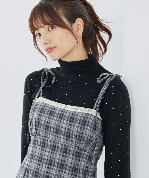 MAJESTIC LEGON（マジェスティックレゴン）の「ラインストーンタートルネックニット（ニット/セーター・レディース・グレー/ブラック/アイボリー/ピンク・MEDIUM）」の16枚目の写真