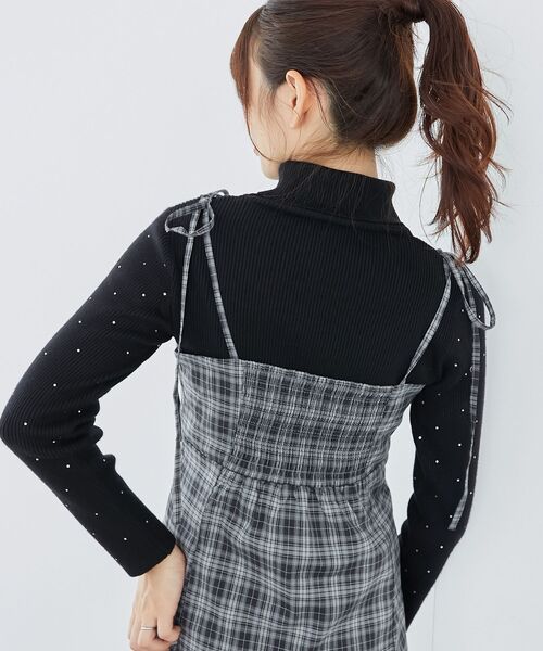 MAJESTIC LEGON（マジェスティックレゴン）の「ラインストーンタートルネックニット（ニット/セーター・レディース・グレー/ブラック/アイボリー/ピンク・MEDIUM）」の18枚目の写真