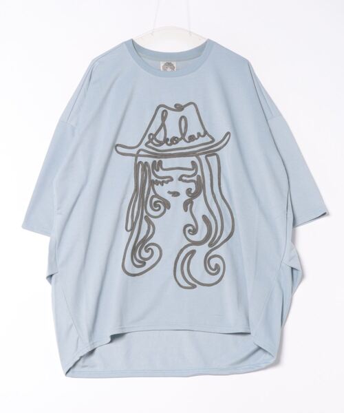 ScoLar(スカラー)の「143606:花刺繍コード叩き付け 女の子デザインチュニック(Tシャツ/カットソー・レディース・ブラック/サックスブルー/ピンク・M)」の2枚目の写真