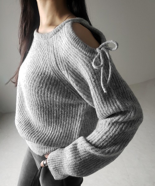 me+em select(ミームセレクト)の「※※【 3color 】カットアウトショルダーリボンオーバーリブニット / Cut-out shoulder ribbon over lib knit(ニット/セーター・レディース・グレー/チャコール/ベージュ・FREE)」の13枚目の写真