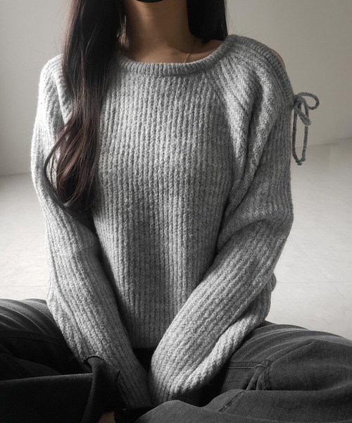 me+em select(ミームセレクト)の「※※【 3color 】カットアウトショルダーリボンオーバーリブニット / Cut-out shoulder ribbon over lib knit(ニット/セーター・レディース・グレー/チャコール/ベージュ・FREE)」の16枚目の写真