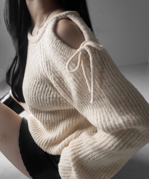 me+em select(ミームセレクト)の「※※【 3color 】カットアウトショルダーリボンオーバーリブニット / Cut-out shoulder ribbon over lib knit(ニット/セーター・レディース・グレー/チャコール/ベージュ・FREE)」の21枚目の写真