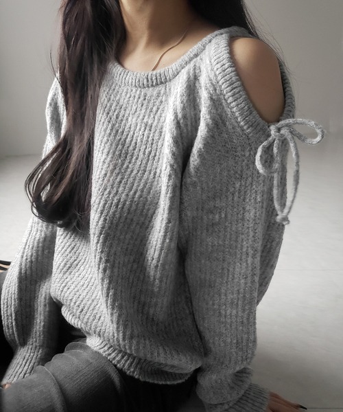 me+em select(ミームセレクト)の「※※【 3color 】カットアウトショルダーリボンオーバーリブニット / Cut-out shoulder ribbon over lib knit(ニット/セーター・レディース・グレー/チャコール/ベージュ・FREE)」の17枚目の写真