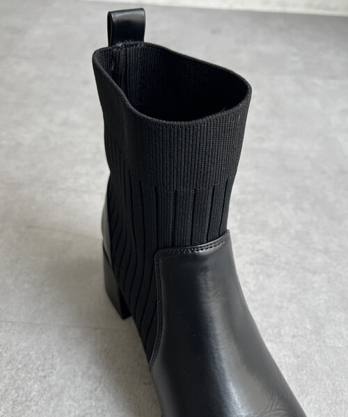 Chez toi(シェトワ)の「サイド切替ショートブーツ(ブーツ・レディース・グレイッシュベージュ/ブラウン/ブラック・MEDIUM/SMALL/LARGE)」の6枚目の写真