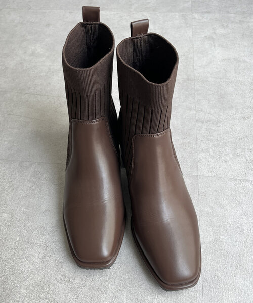 Chez toi(シェトワ)の「サイド切替ショートブーツ(ブーツ・レディース・グレイッシュベージュ/ブラウン/ブラック・MEDIUM/SMALL/LARGE)」の22枚目の写真