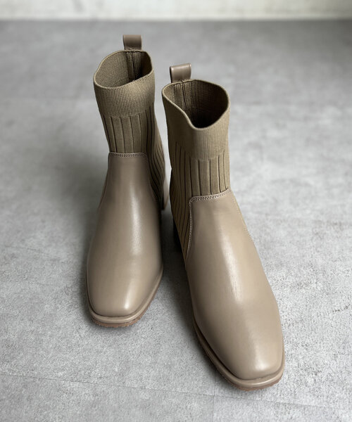 Chez toi(シェトワ)の「サイド切替ショートブーツ(ブーツ・レディース・グレイッシュベージュ/ブラウン/ブラック・MEDIUM/SMALL/LARGE)」の20枚目の写真