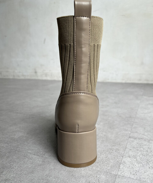 Chez toi(シェトワ)の「サイド切替ショートブーツ(ブーツ・レディース・グレイッシュベージュ/ブラウン/ブラック・MEDIUM/SMALL/LARGE)」の13枚目の写真