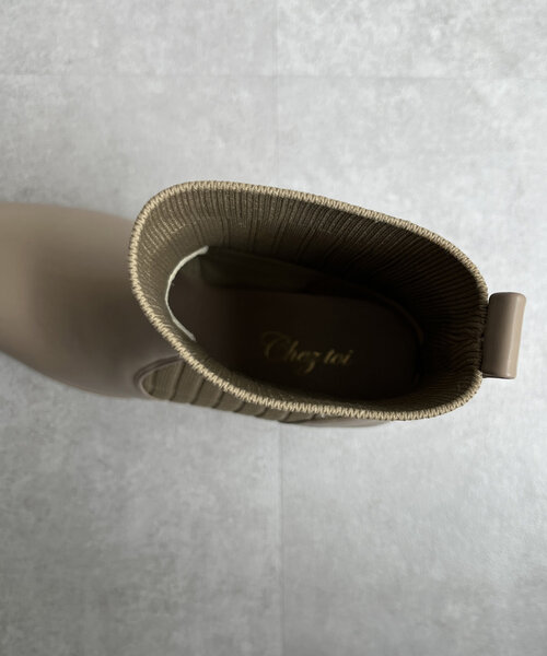 Chez toi(シェトワ)の「サイド切替ショートブーツ(ブーツ・レディース・グレイッシュベージュ/ブラウン/ブラック・MEDIUM/SMALL/LARGE)」の12枚目の写真