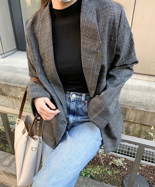 SHEPP(シープ)の「ハイネック リブコンパクト ニットトップス(ニット/セーター・レディース・イエロー/ベージュ/ブラック/ブルー/グレー/ブラウン/ホワイト/アイボリー/ワイン・F)」の4枚目の写真