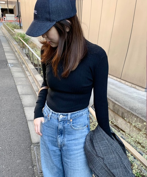 SHEPP(シープ)の「ハイネック リブコンパクト ニットトップス(ニット/セーター・レディース・イエロー/ベージュ/ブラック/ブルー/グレー/ブラウン/ホワイト/アイボリー/ワイン・F)」の18枚目の写真