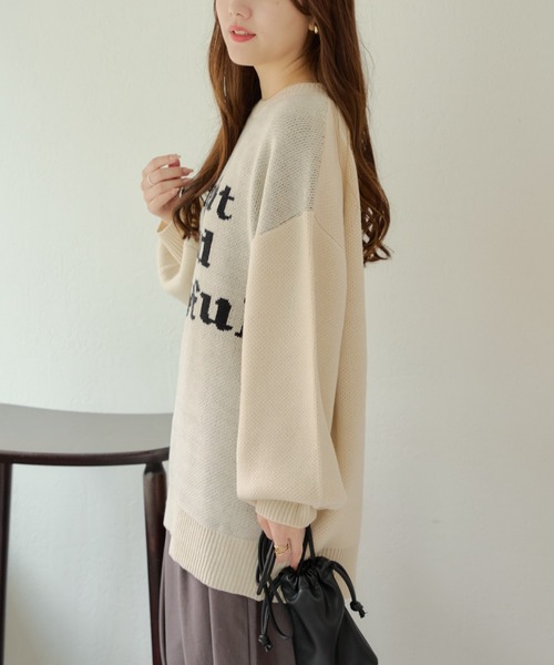continuer de NICE CLAUP(コンティニューデナイスクラップ)の「ロゴビックニット(ニット/セーター・レディース・ベージュ/スミクロ/ブルー/アイボリー・FREE)」の13枚目の写真