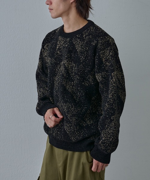 COLONY 2139（コロニートゥーワンスリーナイン）の「パウダー柄モールニット（ニット/セーター・メンズ・ネイビー/ブラック・MEDIUM/LARGE）」の4枚目の写真