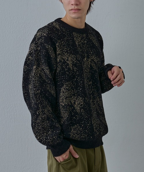 COLONY 2139（コロニートゥーワンスリーナイン）の「パウダー柄モールニット（ニット/セーター・メンズ・ネイビー/ブラック・MEDIUM/LARGE）」の6枚目の写真