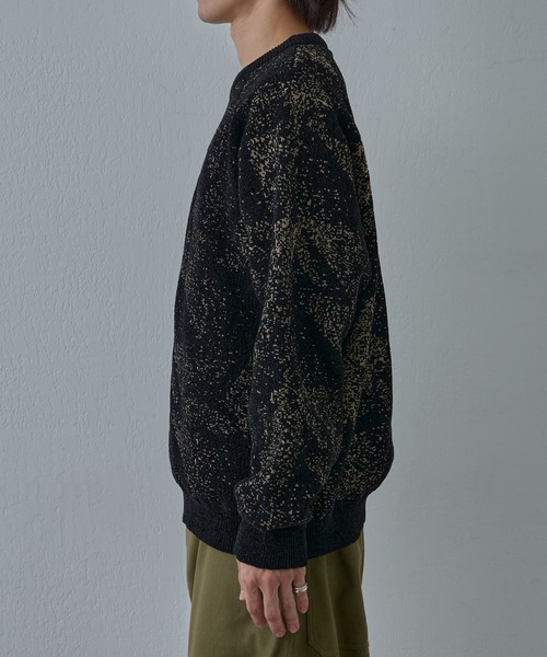 COLONY 2139（コロニートゥーワンスリーナイン）の「パウダー柄モールニット（ニット/セーター・メンズ・ネイビー/ブラック・MEDIUM/LARGE）」の21枚目の写真