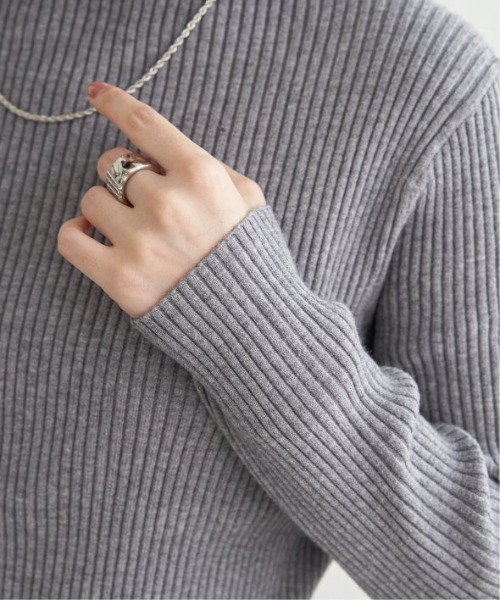 LBC（エルビーシー）の「襟フリルリブニット（ニット/セーター・レディース・ホワイト/ブラック/ターコイズブルー/杢グレー/イエロー・M/L）」の20枚目の写真