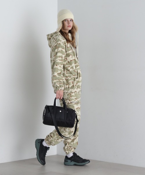 AVIREX（アヴィレックス）の「《直営店限定》MINI DUFFLE BAG/ミニダッフルバッグ（ボストンバッグ・レディース・ブラック/ベージュ/オリーブ・F）」の5枚目の写真