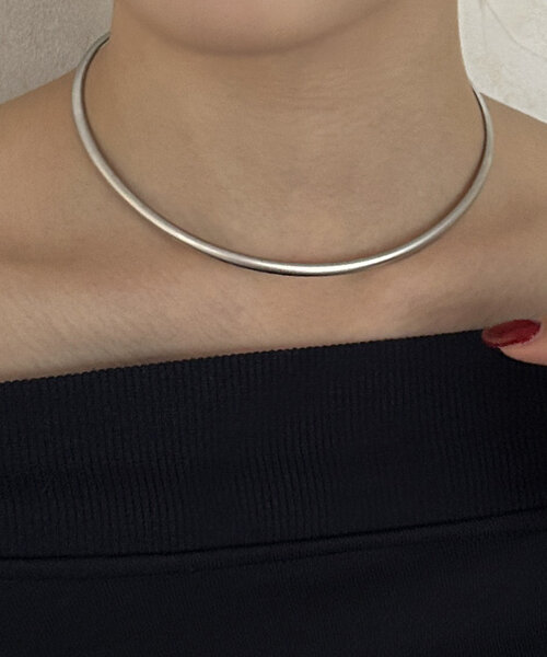 Thevon（ゼボン）の「【heilly/ヘイリー】シンプルチョーカー（ネックレス・レディース・シルバー/ゴールド系その他5/シルバー系その他3/ゴールド・FREE）」の2枚目の写真