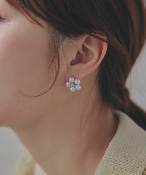 ECREL(エクレール)の「Pearl Flower Pierce(ピアス(両耳用)・レディース・その他・FREE)」の1枚目の写真