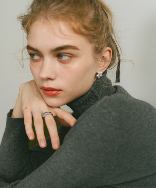 ECREL(エクレール)の「Pearl Flower Pierce(ピアス(両耳用)・レディース・その他・FREE)」の4枚目の写真