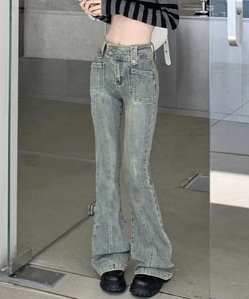 Miniministore(ミニミニストア)の「セミフレアデニムパンツ ヴィンテージ風(デニムパンツ・レディース・ブルー・M/L/XL)」の1枚目の写真