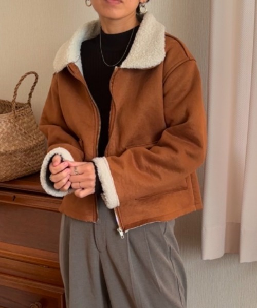 Ritzy(リッツィー)の「ショート丈 フェイクムートン ボアブルゾン(ムートンコート・レディース・モカ/キャメル・M/L)」の13枚目の写真