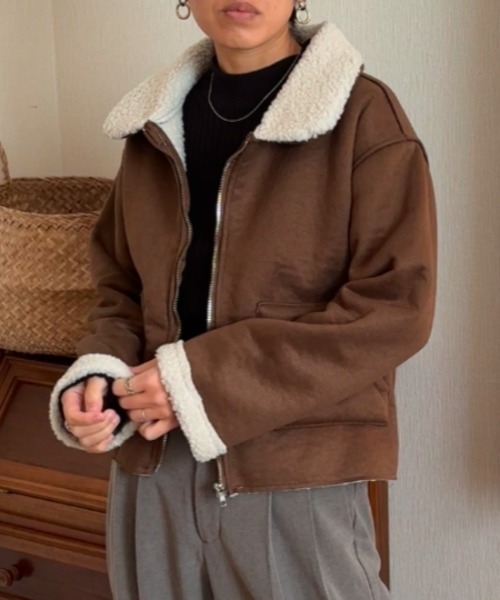Ritzy(リッツィー)の「ショート丈 フェイクムートン ボアブルゾン(ムートンコート・レディース・モカ/キャメル・M/L)」の3枚目の写真