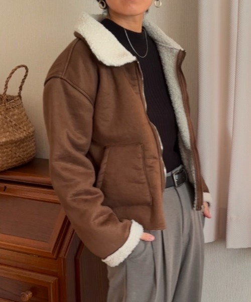 Ritzy(リッツィー)の「ショート丈 フェイクムートン ボアブルゾン(ムートンコート・レディース・モカ/キャメル・M/L)」の6枚目の写真