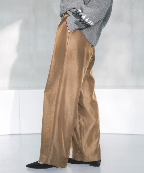 VIS（ビス）の「【洗える】シャイニーワンタックワイドパンツ（その他パンツ・レディース・ネイビー/ダークブラウン・SS/S/M）」の5枚目の写真