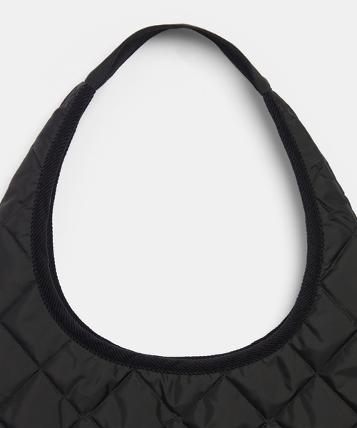 LAVENHAM（ラベンハム）の「Quilted Round Bag Unisex / キルテッド ラウンド バッグ ユニセックス（ショルダーバッグ・メンズ・ベージュ系その他/ダークブラック・ONE SIZE）」の10枚目の写真