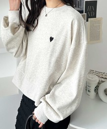 GeeRA | 春 コーデにぴったり。ハート＆リボン刺繍ショートボリューム裏毛スウェット(スウェット)