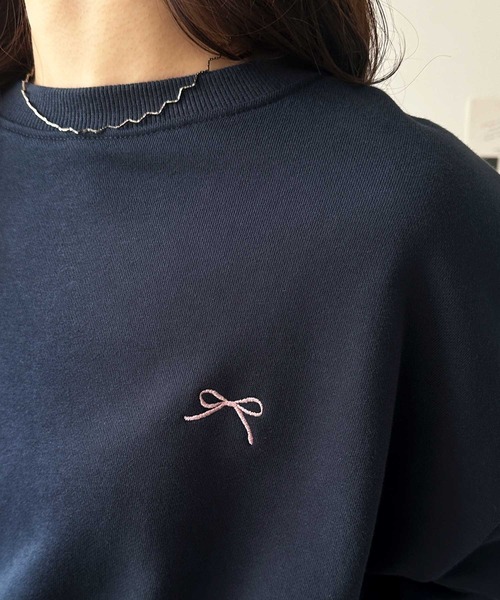 GeeRA(ジーラ)の「春 コーデにぴったり。ハート&リボン刺繍ショートボリューム裏毛スウェット(スウェット・レディース・オートミール/ネイビー・LARGE/X-LARGE/MEDIUM)」の7枚目の写真
