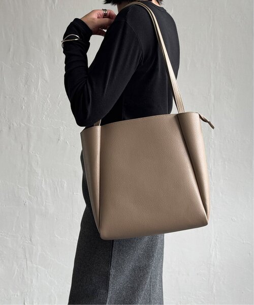 LBC(エルビーシー)の「合皮ミドルトートバッグ(トートバッグ・レディース・ベージュ/ライトグレー/ブラック/グレイッシュベージュ・FREE)」の4枚目の写真