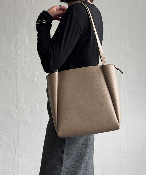 LBC(エルビーシー)の「合皮ミドルトートバッグ(トートバッグ・レディース・ベージュ/ライトグレー/ブラック/グレイッシュベージュ・FREE)」の9枚目の写真