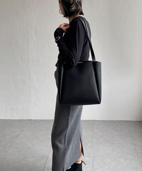 LBC(エルビーシー)の「合皮ミドルトートバッグ(トートバッグ・レディース・ベージュ/ライトグレー/ブラック/グレイッシュベージュ・FREE)」の13枚目の写真