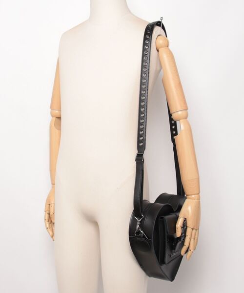 Dr. Martens（ドクターマーチン）の「Dr. Martens/ドクターマーチン ハート バックパック 40756001（バックパック/リュック・レディース・ブラック・FREE）」の2枚目の写真