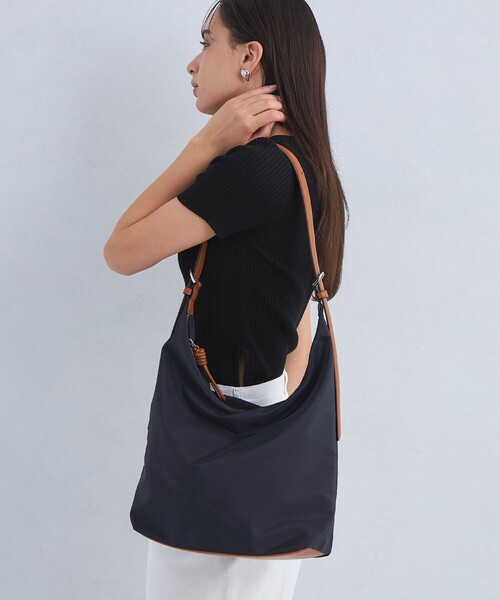 green label relaxing(グリーンレーベルリラクシング)の「ダブルバックル 2WAYショルダーバッグ -はっ水-(ショルダーバッグ・レディース・ブラック/ネイビー/モカ・FREE)」の7枚目の写真