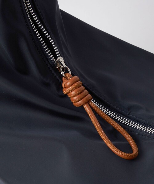 green label relaxing(グリーンレーベルリラクシング)の「ダブルバックル 2WAYショルダーバッグ -はっ水-(ショルダーバッグ・レディース・ブラック/ネイビー/モカ・FREE)」の18枚目の写真