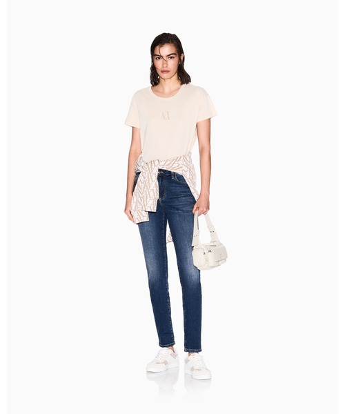 ARMANI EXCHANGE（アルマーニエクスチェンジ）の「【A|X アルマーニ エクスチェンジ】ミッドブルーデニムパンツ_J01 SUPER SKINNY（デニムパンツ・レディース・ブルー・24inch/25inch/26inch/27inch/28inch）」の4枚目の写真