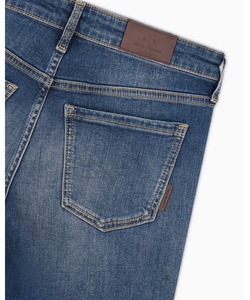 ARMANI EXCHANGE（アルマーニエクスチェンジ）の「【A|X アルマーニ エクスチェンジ】ミッドブルーデニムパンツ_J01 SUPER SKINNY（デニムパンツ・レディース・ブルー・24inch/25inch/26inch/27inch/28inch）」の6枚目の写真