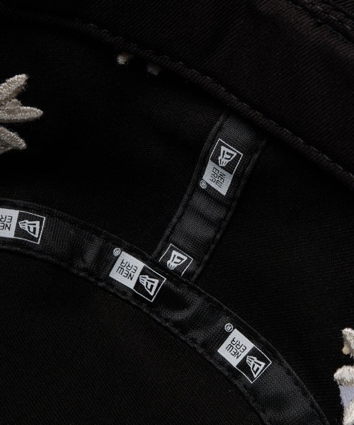 NEW ERA（ニューエラ）の「NEW ERA/ニューエラ ハット バケット01 Flower Embroidery NEW ERA 1920 ネイビー/ブラック 14388519/14388520（ハット・メンズ・ブラック/ライトインディゴブルー・LXL/ML）」の13枚目の写真