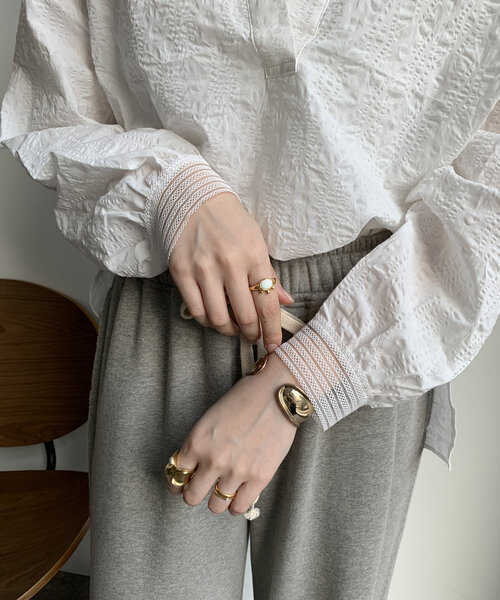 DouDou(ドゥドゥ)の「【WEB限定】ドロストスキッパーシャツ(シャツ/ブラウス・レディース・ブラック/ブルー系その他/オフホワイト・FREE)」の11枚目の写真