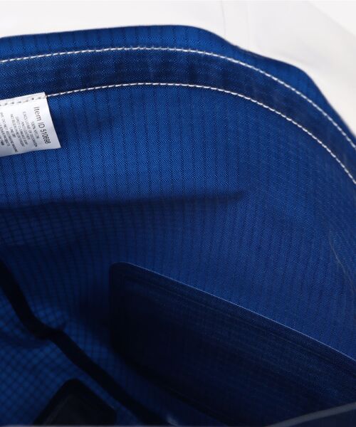 L.L.Bean（エルエルビーン）の「アドベンチャー・プロ・ウォータープルーフ・ヒップ・パック（ボディバッグ/ウエストポーチ・レディース・ブルー・ONE SIZE）」の9枚目の写真