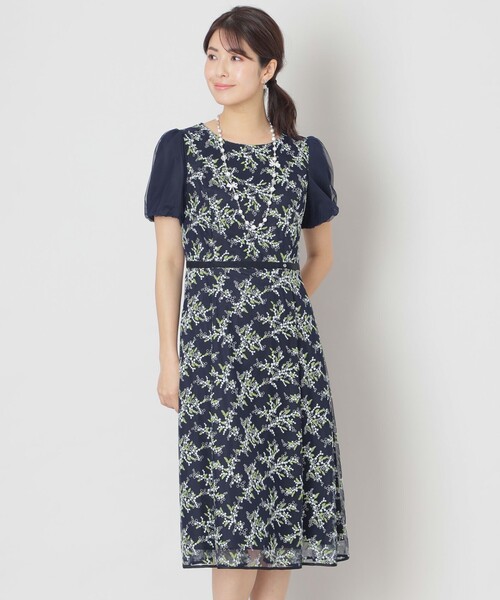 TO BE CHIC(トゥー ビー シック)の「ミモザチュールフィット&フレア ドレス(ワンピース・レディース・ネイビー/オフホワイト・40/42)」の2枚目の写真