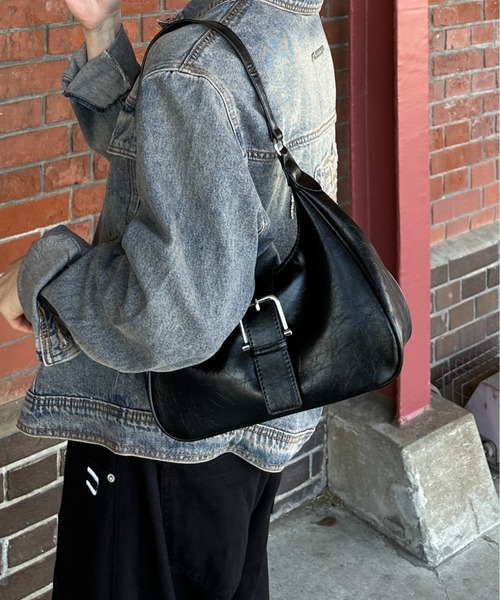 ADAMASTE（アダマスト）の「【ADAMASTE SELECT】buckle belt 2way shoulder bag - バックルベルト2wayショルダーバッグ（ショルダーバッグ・メンズ・ブラック/シルバー/ブラウン・FREE）」の5枚目の写真