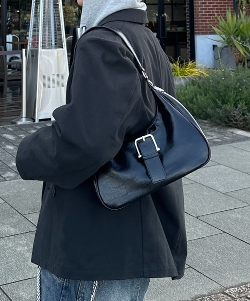 ADAMASTE（アダマスト）の「【ADAMASTE SELECT】buckle belt 2way shoulder bag - バックルベルト2wayショルダーバッグ（ショルダーバッグ・メンズ・ブラック/シルバー/ブラウン・FREE）」の9枚目の写真